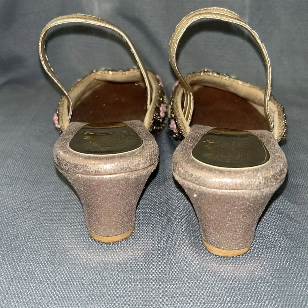 Riwaaz wedge shoes. Size 7. - Picture 4 of 7